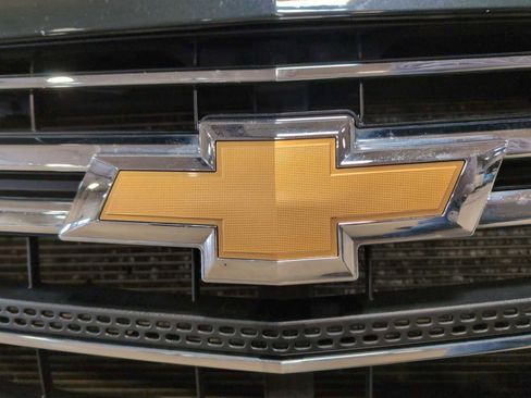 Used 2021 Chevrolet Traverse LT w/ LT Premium Package image 32