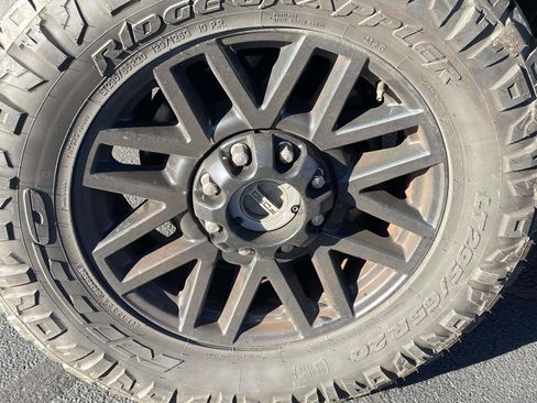 Used 2021 Ford F250 Lariat image 9