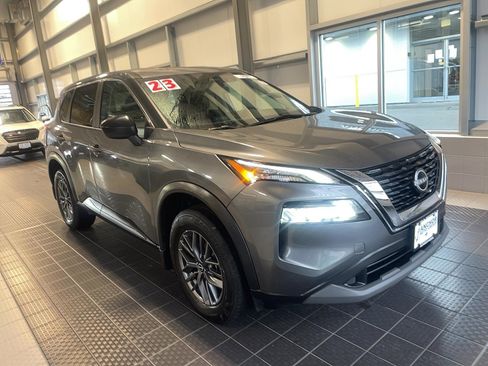 Used 2023 Nissan Rogue S image 1
