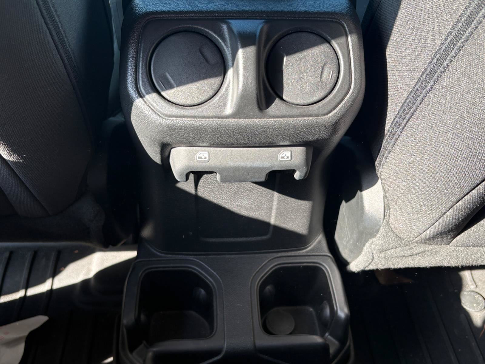 Used 2023 Jeep Wrangler Unlimited Sport AWD/4WD image 17
