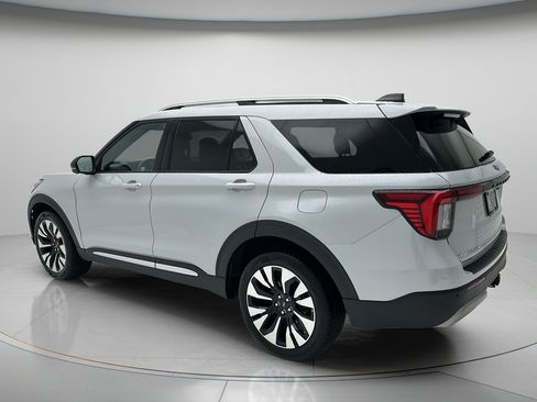 Used 2025 Ford Explorer Platinum w/ LUX Leather Package AWD/4WD image 6