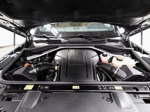 Used 2024 Land Rover Range Rover Long Wheelbase SE image 37