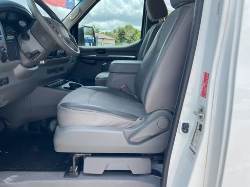 Used 2020 Nissan NV 2500 SV w/ Back Door Glass Package RWD image 15