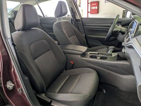 Used 2025 Nissan Altima 2.5 SV image 28