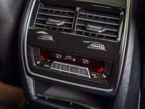 Used 2022 BMW X6 xDrive40i w/ M Sport Package image 41