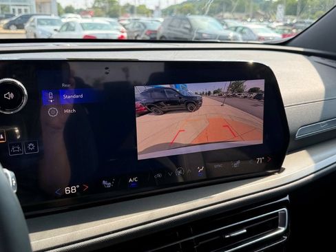 New 2026 Chevrolet Traverse LT w/ Midnight/Sport Edition FWD image 23