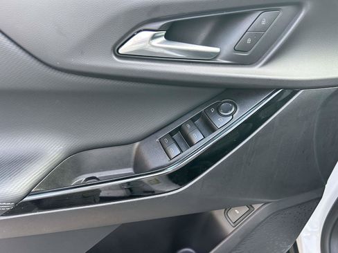 Used 2026 Chevrolet Equinox LT w/ Convenience Package II FWD image 14