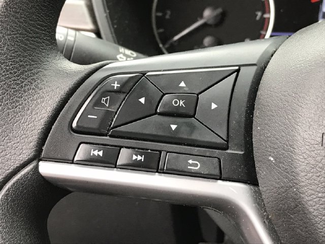 Used 2025 Nissan Altima 2.5 SV FWD image 9
