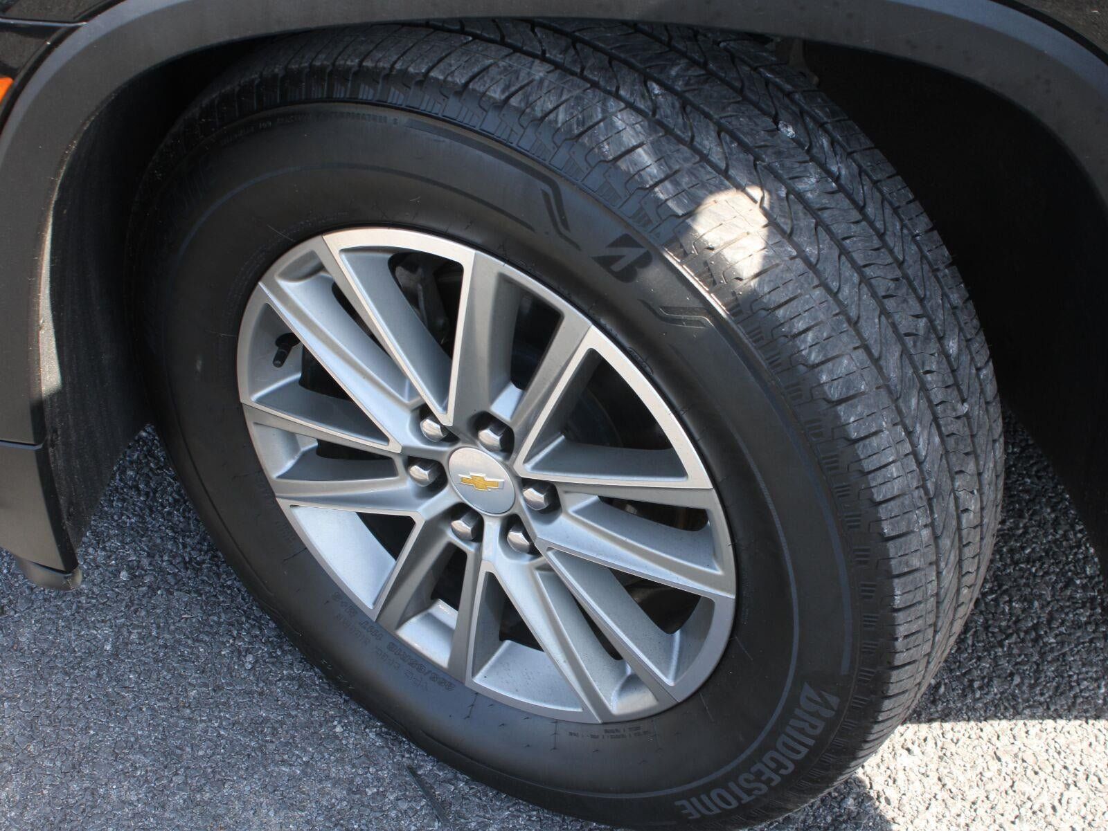 Used 2023 Chevrolet Traverse LT AWD/4WD image 21