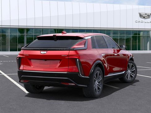 New 2025 Cadillac Lyriq Luxury RWD image 7