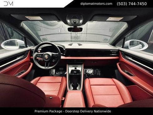 Used 2025 Porsche Macan 4 Electric w/ Premium Package AWD/4WD image 28