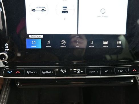 Used 2024 Jeep Wagoneer Series II image 31