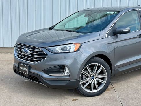 Used 2021 Ford Edge Titanium AWD/4WD image 2