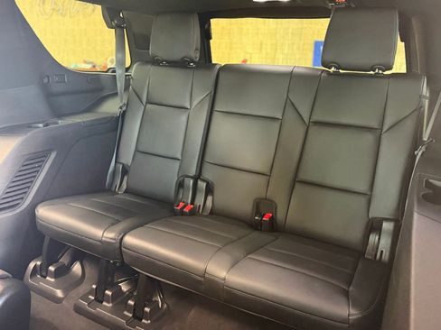Used 2021 Cadillac Escalade Luxury AWD/4WD image 24