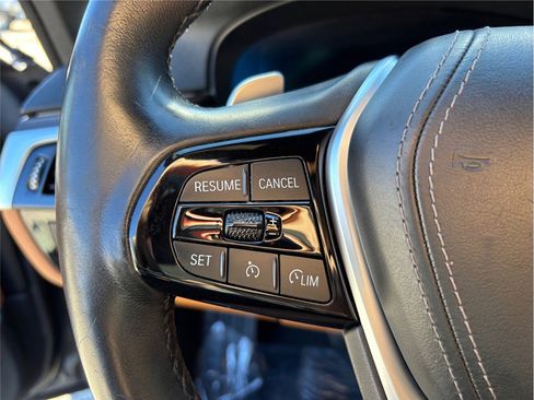 Used 2021 BMW 530i xDrive w/ Premium Package image 27