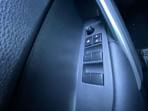 Used 2024 Toyota Corolla Cross AWD Hybrid w/ Moonroof Package image 17