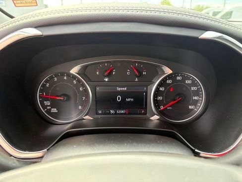 Used 2025 Chevrolet Blazer LT FWD image 14