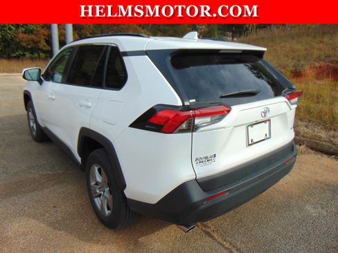 Used 2025 Toyota RAV4 XLE image 6