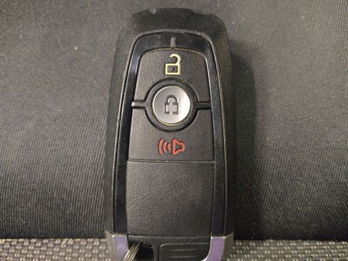 Used 2020 Ford Edge SE FWD image 32