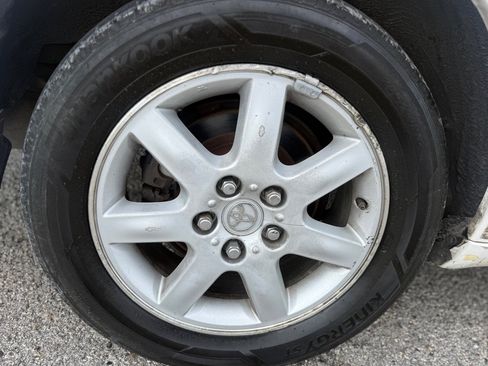 Used 2001 Toyota Avalon XLS FWD image 18