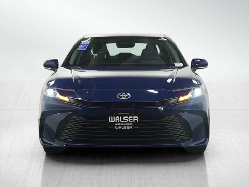 Used 2025 Toyota Camry LE image 8