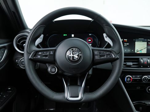 New 2026 Alfa Romeo Giulia w/ Driving Assist Package RWD image 18