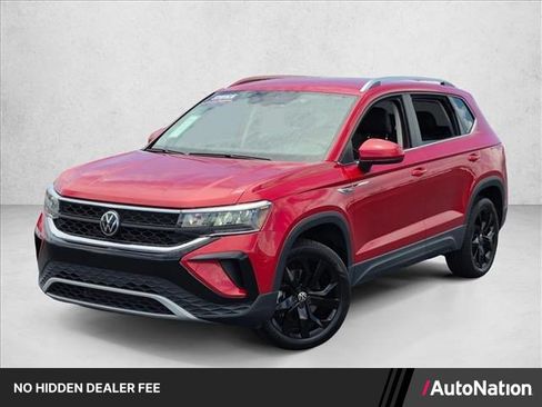 Used 2023 Volkswagen Taos SE w/ Black Wheel Package FWD image 1