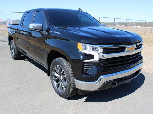 Used 2023 Chevrolet Silverado 1500 LT image 3