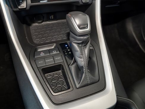 Used 2024 Toyota RAV4 XLE Premium image 13