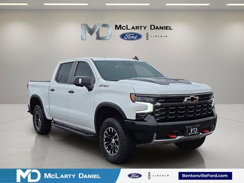 Used 2023 Chevrolet Silverado 1500 ZR2 image 1