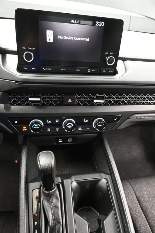 Used 2025 Honda Accord SE image 15