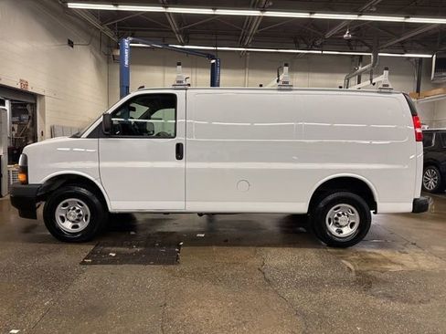 Used 2022 Chevrolet Express 2500 w/ Driver Convenience Package RWD image 3