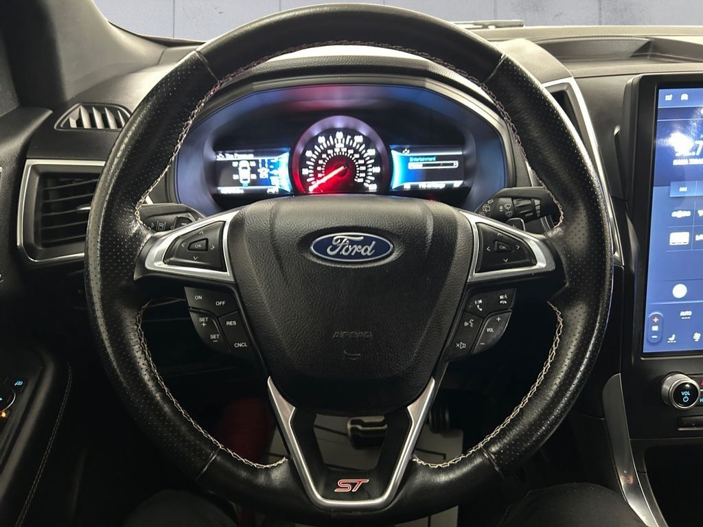 Used 2023 Ford Edge ST AWD/4WD image 9