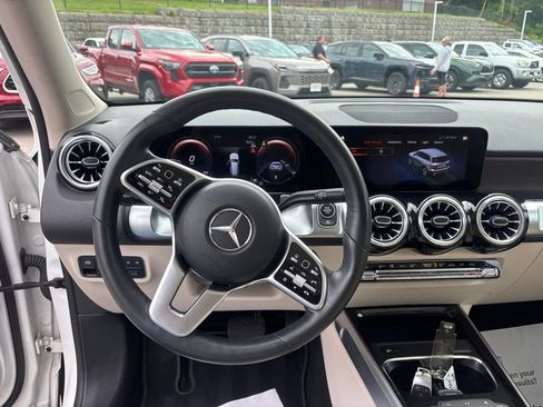 Used 2023 Mercedes-Benz GLB 250 4MATIC image 9