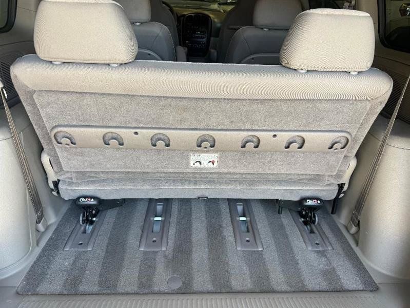 Used 2003 Dodge Caravan SE FWD image 37
