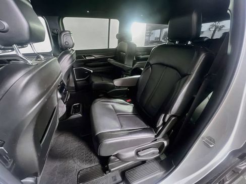 Used 2024 Jeep Wagoneer Series III AWD/4WD image 27