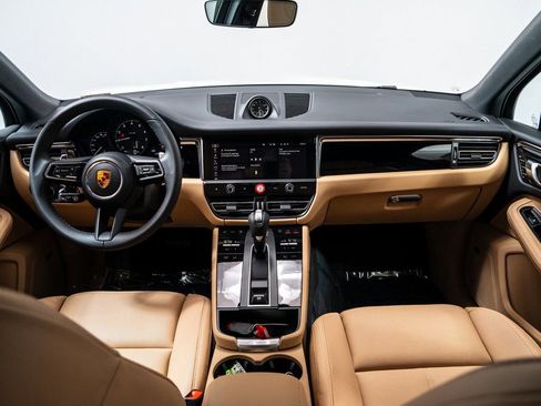 New 2026 Porsche Macan image 21