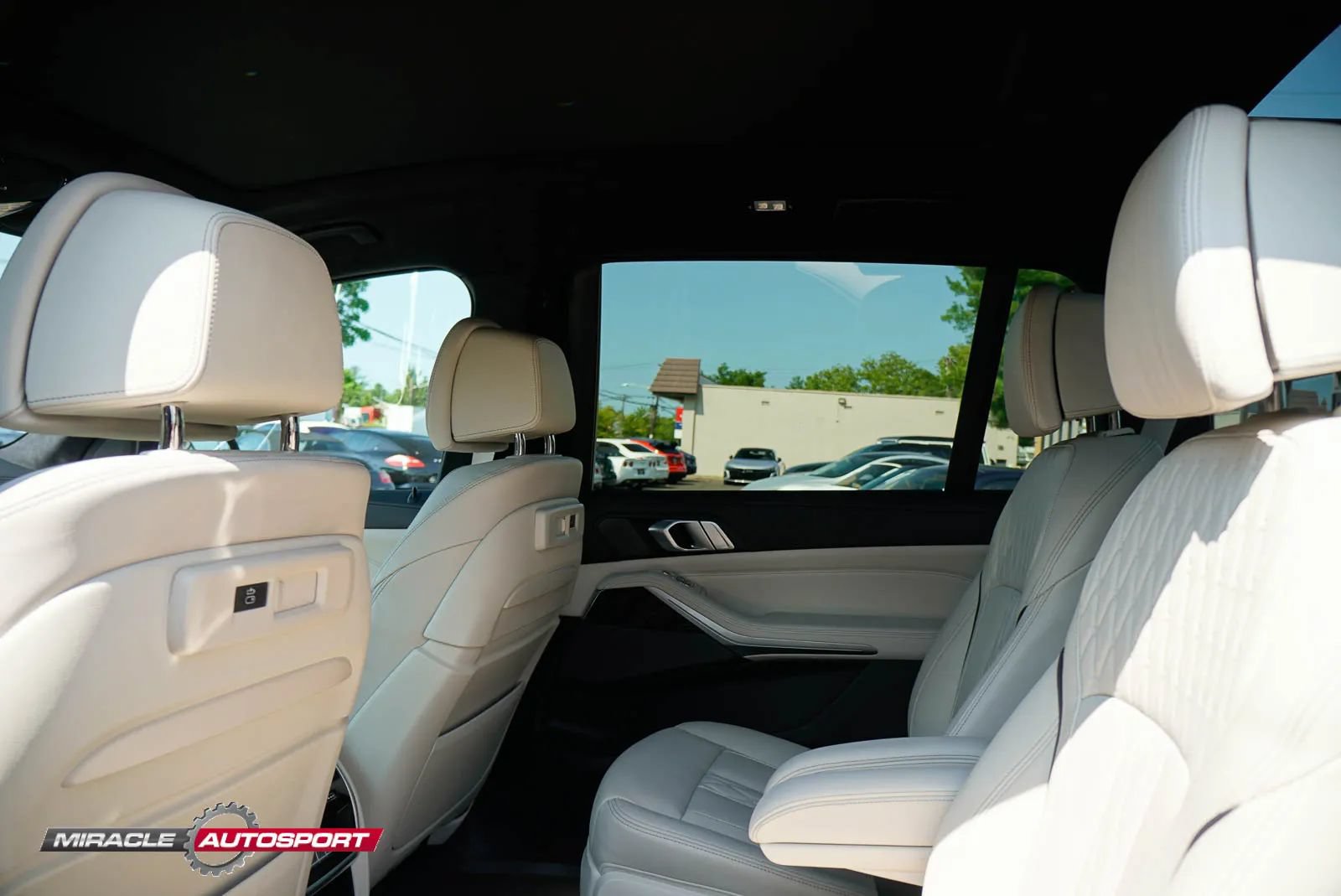Used 2022 BMW X7 M50i AWD/4WD image 26
