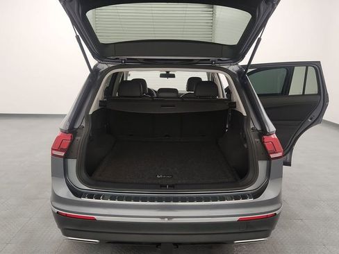 Used 2018 Volkswagen Tiguan SEL AWD/4WD image 23