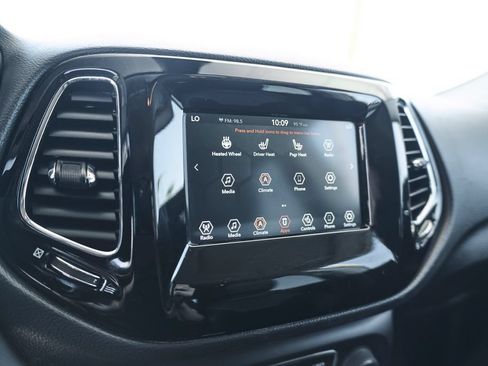Used 2021 Jeep Compass Latitude AWD/4WD image 30