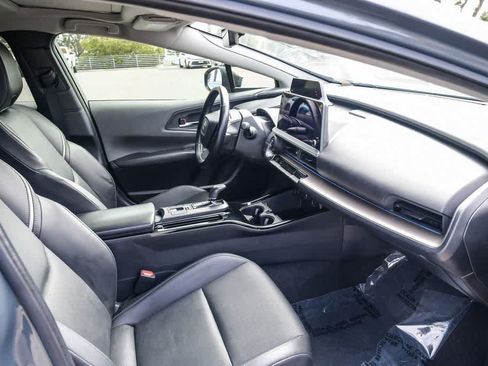 Used 2024 Toyota Prius XLE AWD/4WD image 15