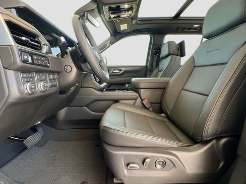 New 2026 GMC Yukon Denali w/ Denali Reserve Package image 15