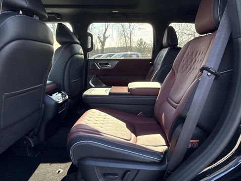 New 2026 INFINITI QX80 Autograph image 17