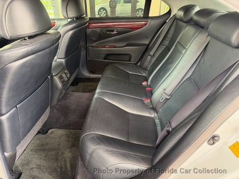 Used 2010 Lexus LS 460 RWD image 10