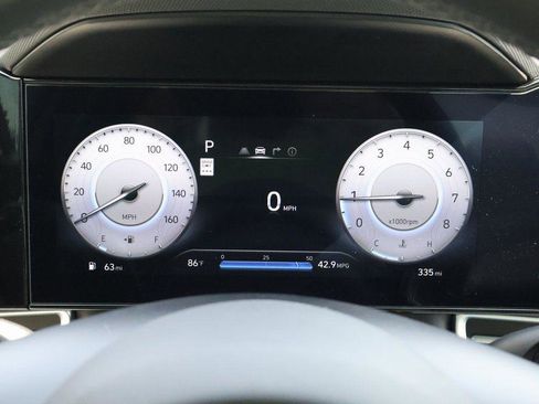 New 2025 Hyundai Elantra Limited image 30