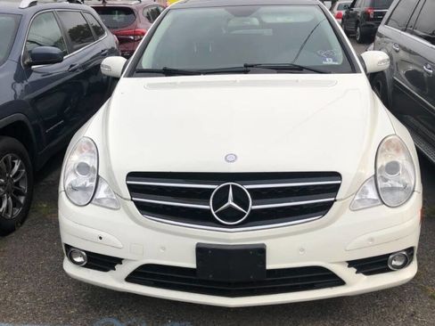 Used 2009 Mercedes-Benz R 350 4MATIC w/ Premium 1 Pkg image 1