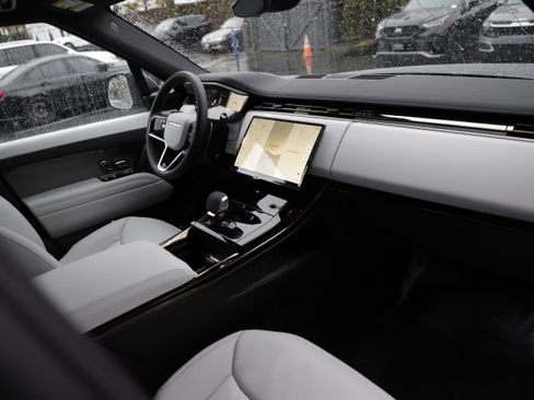 New 2026 Land Rover Range Rover Sport SE AWD/4WD image 13