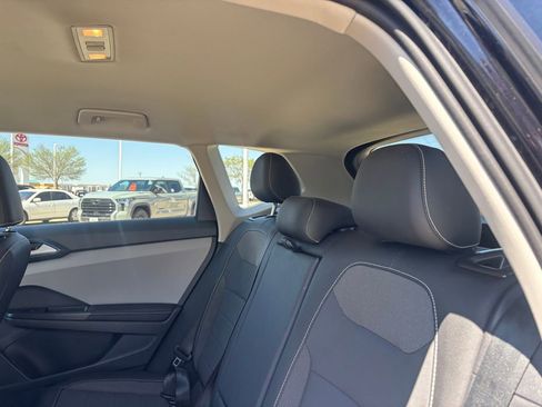 Used 2024 Volkswagen Taos SE image 26