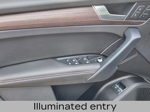 Used 2023 Audi Q5 e Premium Plus image 11