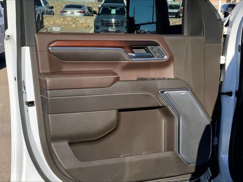 Used 2024 GMC Sierra 2500 Denali w/ Denali Reserve Package image 21